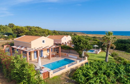 Kounopetra Villa | Maria Beach House: Large Private Pool, Walk to Beach, Sea Views, A/C, WiFi