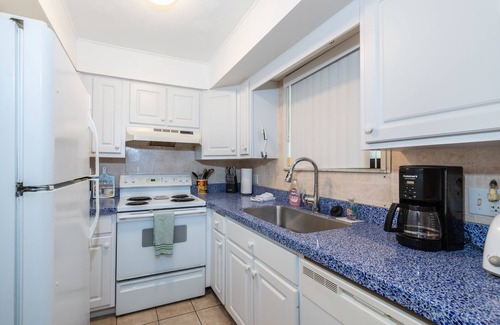 Flagler Beach Condominio | Maria Beautiful Beachfront Condo, sleeps up to 8. BIG DISCOUNTS NOW