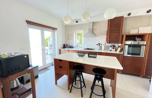 Serra da Pescaria Villa | Maria Nazaré - 3bedrooms, ocean view, private pool & BQ, close to the beach