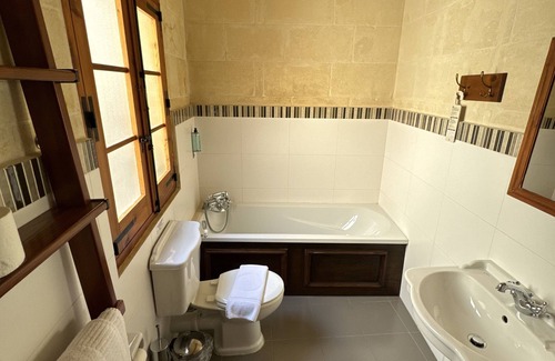 Ta' Għammar Cama Y Desayuno | Maria's B&B