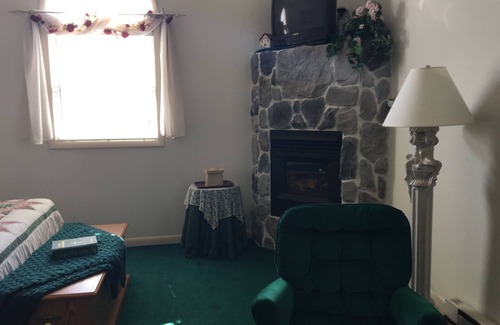 Berkeley Springs Cama Y Desayuno | Maria's Garden and Inn