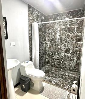 Villa Bonita Apartamento | Marianas Apartments 5MIN SJO AIRPORT
