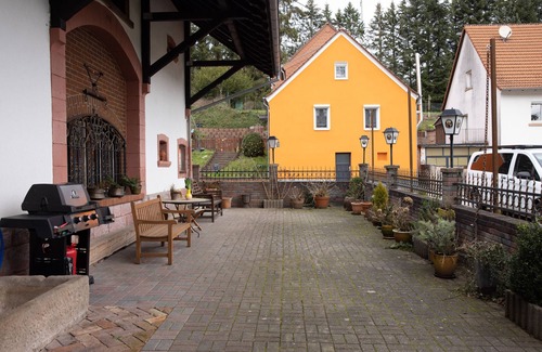Frohnhofen Casa | Marie Eisen - The house for large groups