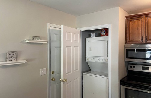 Fairfax Casa | Mariemont Bungalow - 1 block from Wasson bike/walk Trail
