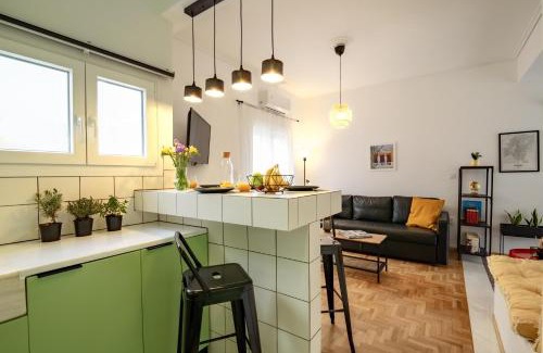 Kypseli Apartamento | Marilora's House. Charming Urban Retreat