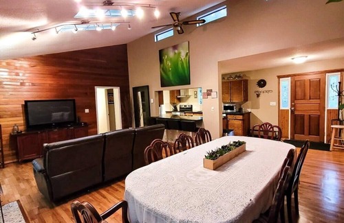 Maple Ridge Casa | Marin Riverside Lodge
