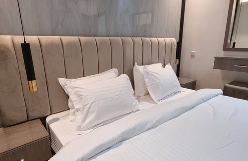 Riyadh Hotel | MARIN SUIT EL SWEDI
