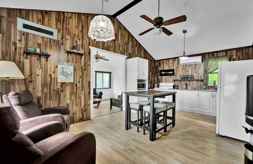 Notre-Dame-de-Pontmain Cabaña | The marina cottage