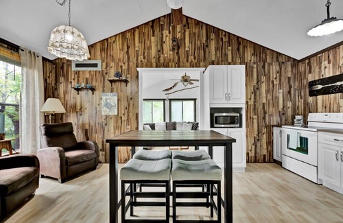 Notre-Dame-de-Pontmain Cabaña | The marina cottage