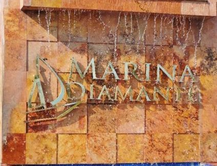 Granjas del Marqués Apartamento | marina diamante iris