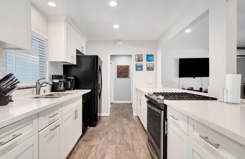 Portlock Casa | RECIENTEMENTE REMODELADO con A / C EN TODO!