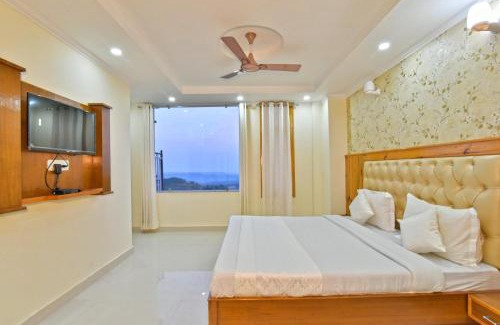 Bhagsu Nag Hotel | Marina Group of hotels Pine View Sudher- Best Prices Guaranteed with Deals- Free Parking-cricket stadium 5 km-Mountain View