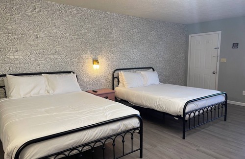 Cadiz Complejo | Marina Hotel on Lake Barkley