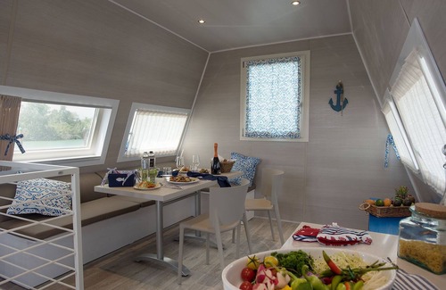Lignano Sabbiadoro Chalet De Esquí | Marina houseboat 3 pax