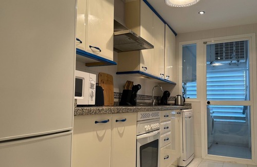 Cabrita Apartamento | Marina Magic: 2-Bed, 2-Bath Apartment Steps from Duquesa Harbour and Beach