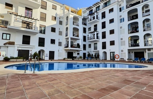 Cabrita Apartamento | Marina Magic: 2-Bed, 2-Bath Apartment Steps from Duquesa Harbour and Beach