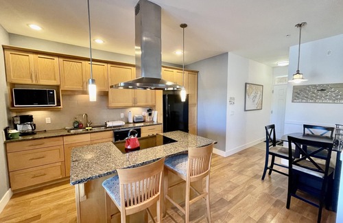 Ucluelet Condominio | Marina View