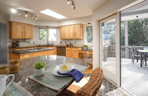 Sudden Valley Casa | Marina view lake house. Beach & Golf! Dog friendly
