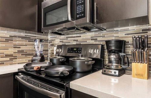 Marina del Rey Apartamento | Marina View Oasis 2 bd | Free Parking & Pool