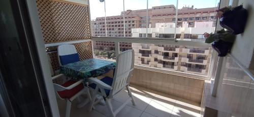 Fuengirola City Centre Apartamento | Marina view, sunny one bedroom pyr