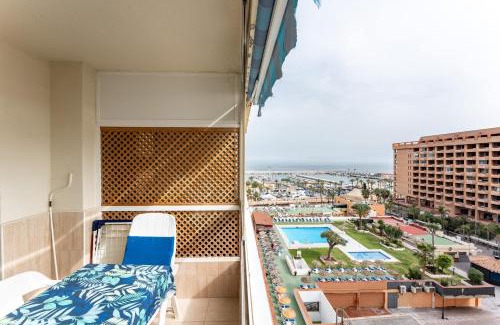 Fuengirola City Centre Apartamento | Marina view, sunny one bedroom pyr