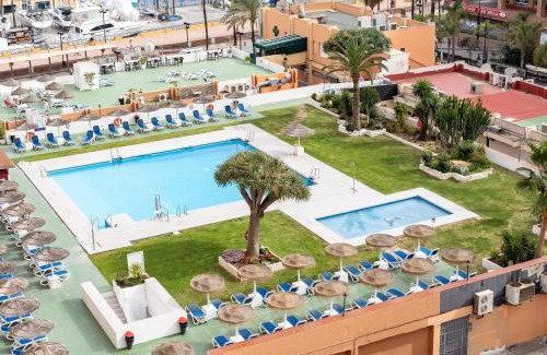 Fuengirola City Centre Apartamento | Marina view, sunny one bedroom pyr