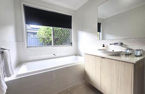 Banksia Beach Casa | Marina Views
