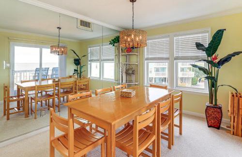 Salter Path Apartamento | Marina Views, Walk to Beach Atlantic Beach Condo!