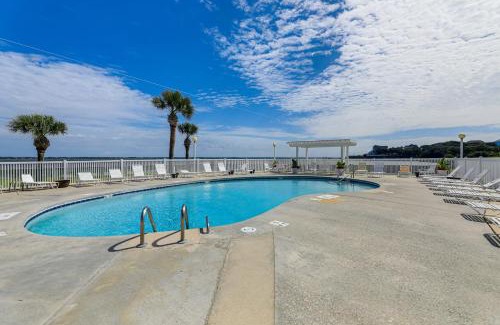 Salter Path Apartamento | Marina Views, Walk to Beach Atlantic Beach Condo!