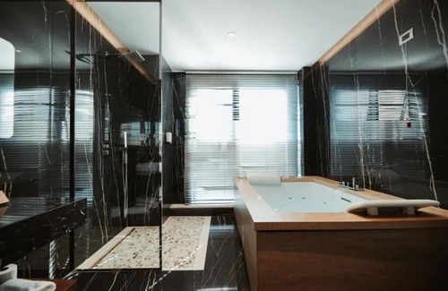 Tirana Hotel | Marinaj Hotel