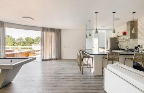 Ponta das Canas Apartamento | Marine Home & Resort - Cobertura 4Q pé na areia