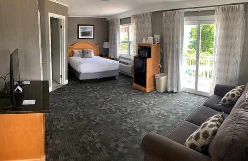 Lake George Hotel | Marine Village Resort