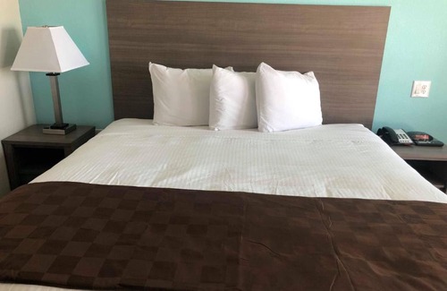 San Jacinto Hotel | Mariner Inn