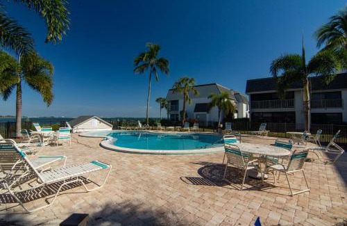 Sanibel Casa | Mariner Pointe #521
