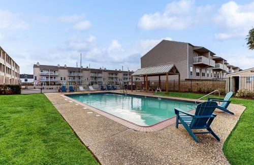 El Lago Apartamento | Mariner Village 307