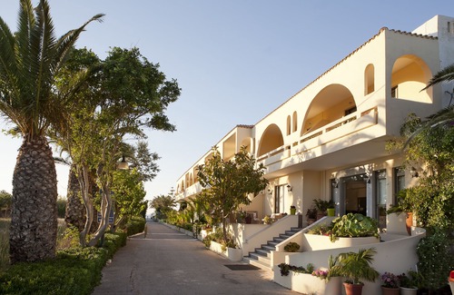 Platanes Apartamento | Marinos Beach Hotel