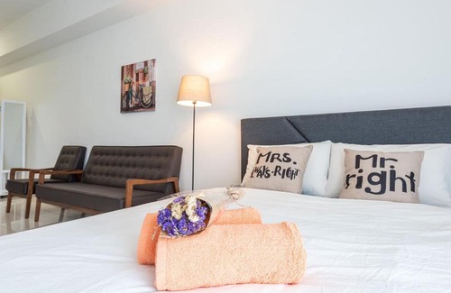 Sungai Buloh Apartamento | @Mario direct MRT link & 50m infinity pool with jacuzzi