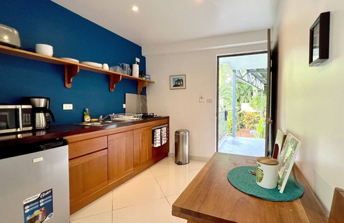 Valle Pura Vida Apartamento | Mariposa: 1BR Apartment in Villa Mar y Sol - Tranquility & Wildlife!
