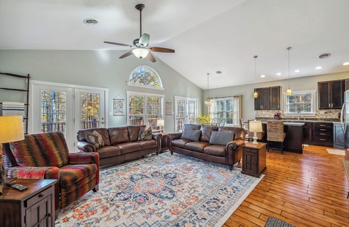 Berkeley Springs Casa | Mariposa Moon Cottage at Sleepy Creek