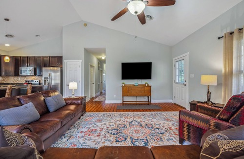 Berkeley Springs Casa | Mariposa Moon Cottage at Sleepy Creek