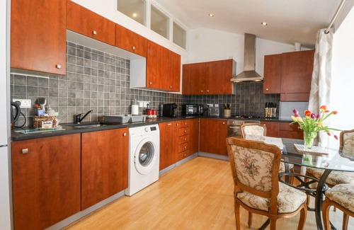 Porthmadog Cabaña | Maritime Mews, 6 The Oakleys