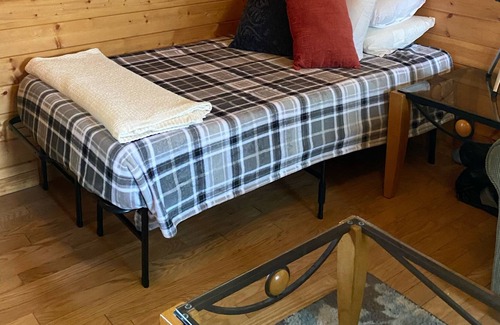 Mammoth Creek Casa | Marjos Cabin at the Lake