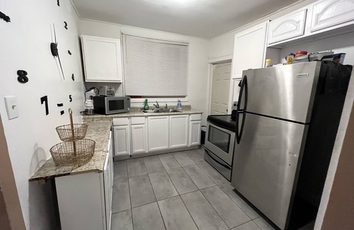 Inkster Casa | Mark twain Great for small gatherings 5-bedroom house with WiFi 420 friendly
