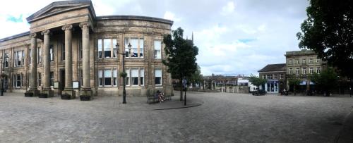 Macclesfield Apartamento | Market Square Grade II Listed Apartment
