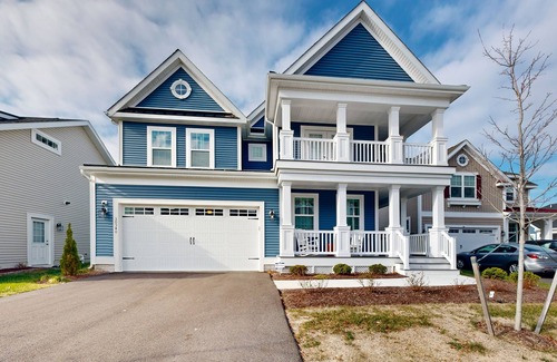 Cedar Neck Casa | Marlin Chase home with resort amenities, patio, grill, balcony & pool