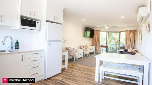 Bermagui Casa | Marlin Waters Unit 1 walk to beach and river Bermagui Linen Provided
