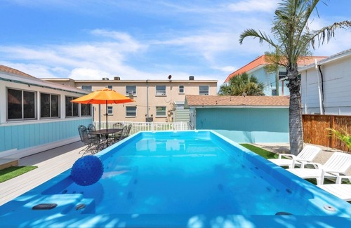Bradenton Beach Casa | Marmalade Mermaid 3 Bedroom Home by RedAwning