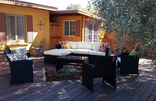 Twentynine Palms Casa | "Marmalade Skies" charming Desert Retreat, with AC, WiFi