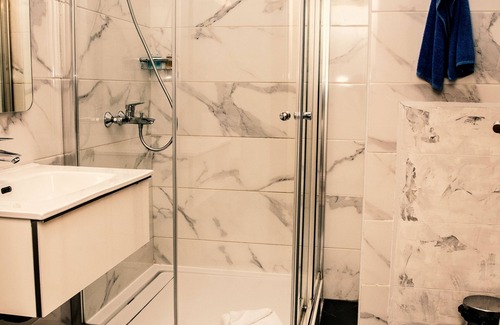 Ofin Hotel | Maroko Bayshore Suites