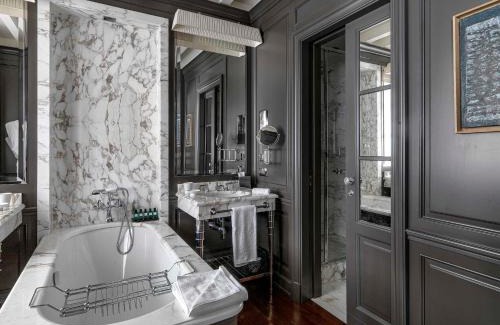Madeleine Hotel | MARQUIS Faubourg Saint-Honoré